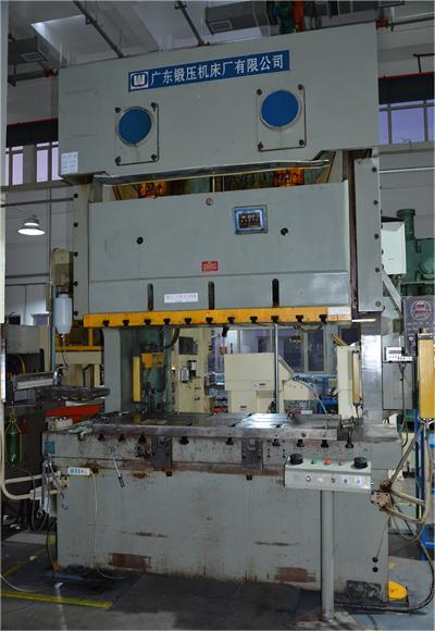 2、200T雙點順送沖壓機2.JPG